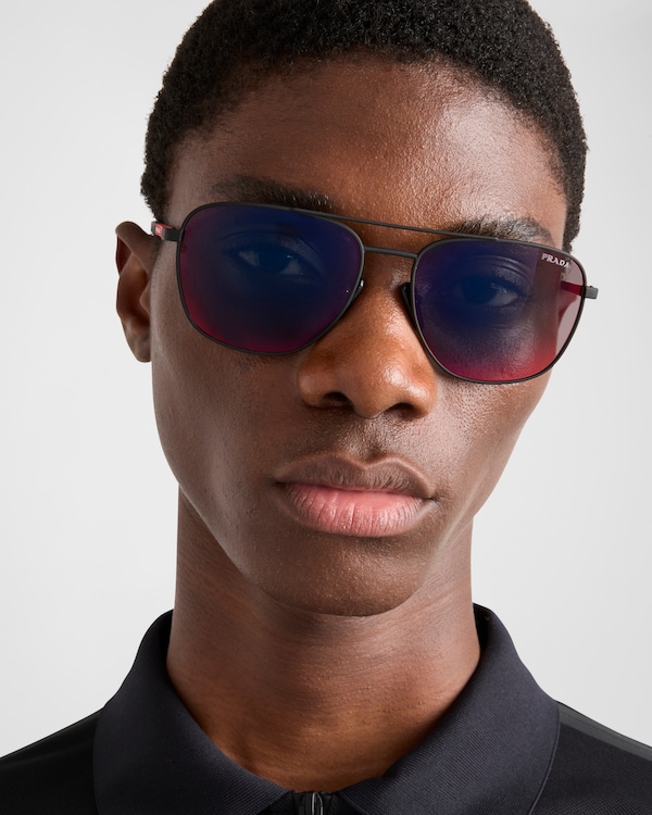 Prada Linea Rossa太阳镜 Prada Linea Rossa太阳镜