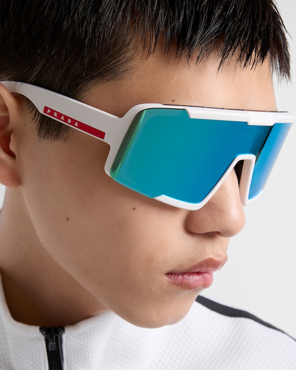 Lunettes de soleil Prada Linea Rossa Active - Verres Cyan Mult. Id. Lunettes de soleil Prada Linea Rossa Active - Verres Cyan Mult. Id.