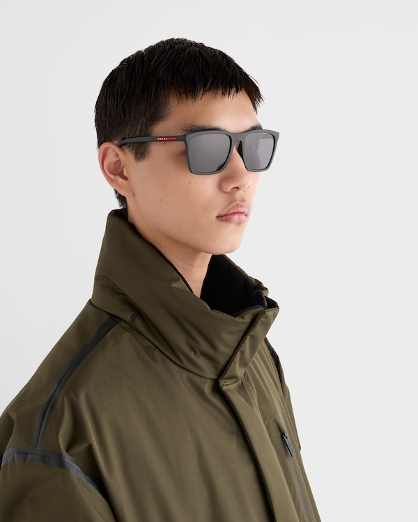 Prada Linea Rossa Sonnenbrille - Gläser: Schwarz Prada Linea Rossa Sonnenbrille - Gläser: Schwarz