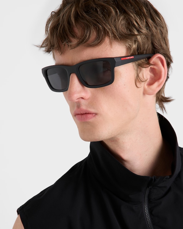Lunettes de soleil Prada Linea Rossa - Verres gris ardoise Lunettes de soleil Prada Linea Rossa - Verres gris ardoise