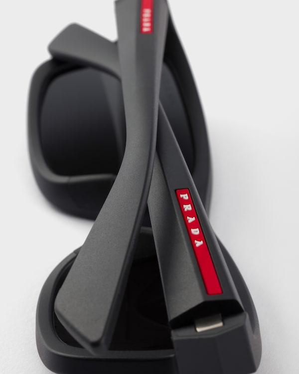 Prada Linea Rossa太阳镜 - 石板灰镜片 Prada Linea Rossa太阳镜 - 石板灰镜片
