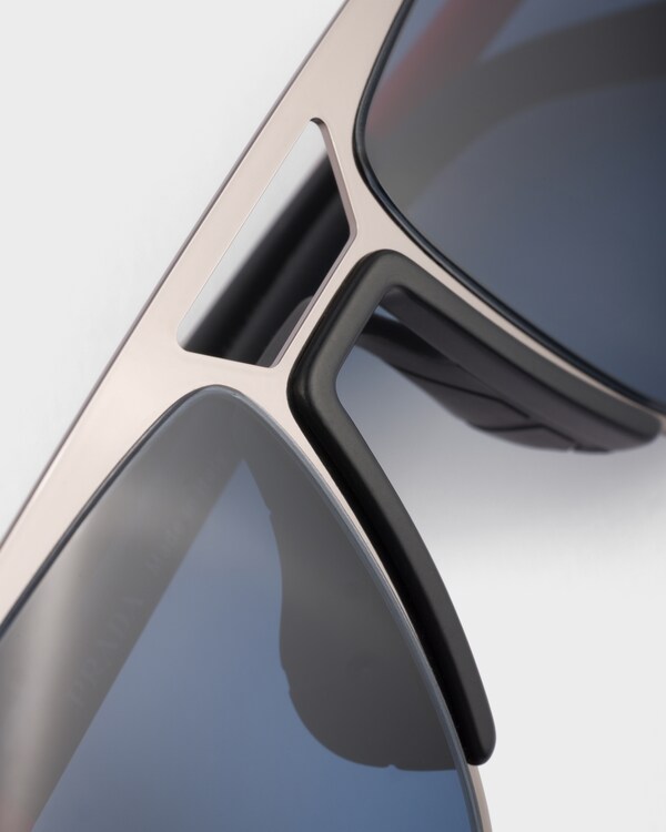 Prada Linea Rossa Sonnenbrille - Ozeanblaue Gläser Prada Linea Rossa Sonnenbrille - Ozeanblaue Gläser