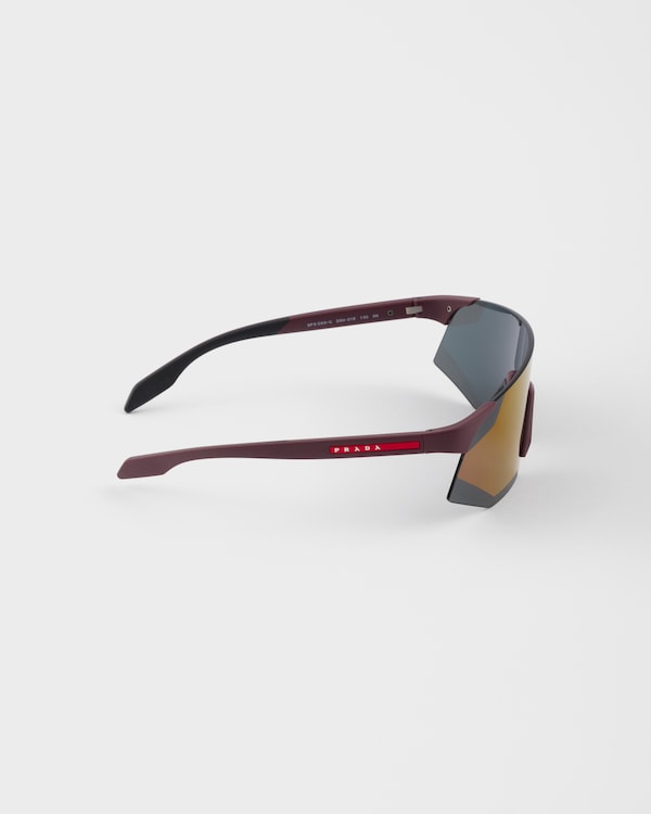 Prada Linea Rossa Active sunglasses - Verspiegelte Gläser in Flaschengrün Prada Linea Rossa Active sunglasses - Verspiegelte Gläser in Flaschengrün