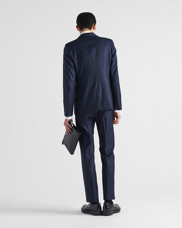 Einreihiger Anzug aus Wolle Einreihiger Anzug aus Wolle