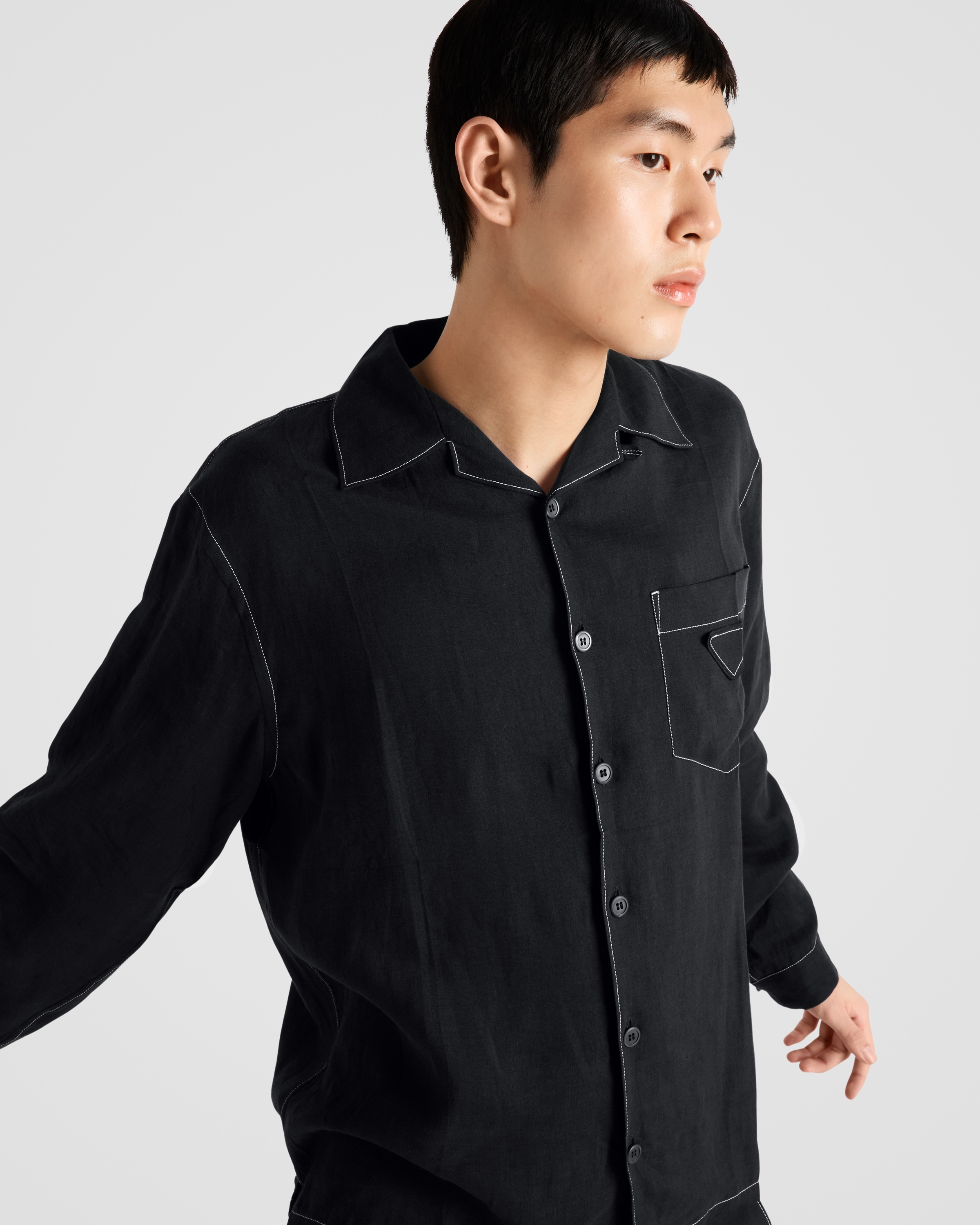 他の人はこちらも検索 Linen Black shirt PRADA | トップス