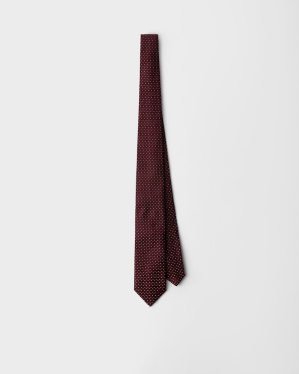 PRADA 黒 ネクタイ　サテンネクタイ【未使用】 Prada ロゴ ネクタイ 通販 - FARFETCH