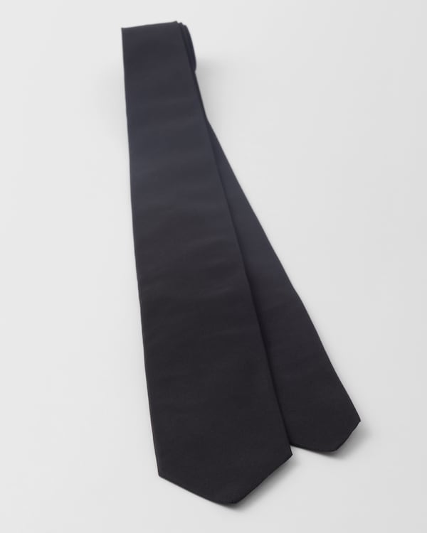 Krawatte aus Seide - Schwarz Krawatte aus Seide - Schwarz