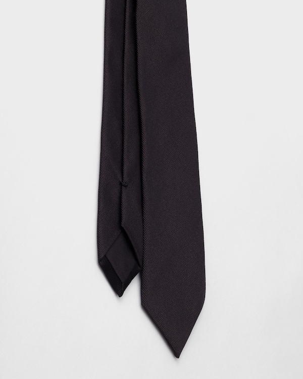 Silk tie