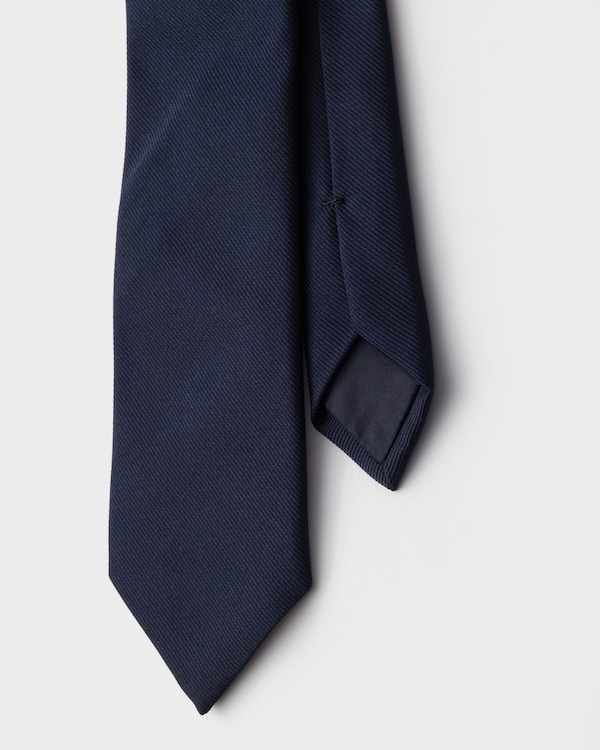 Silk tie