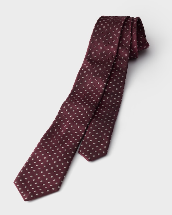Silk tie