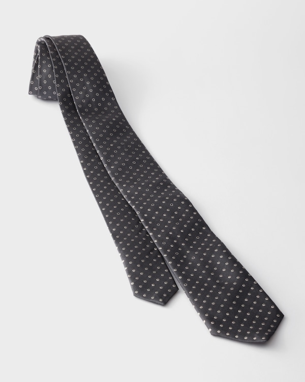 Silk tie