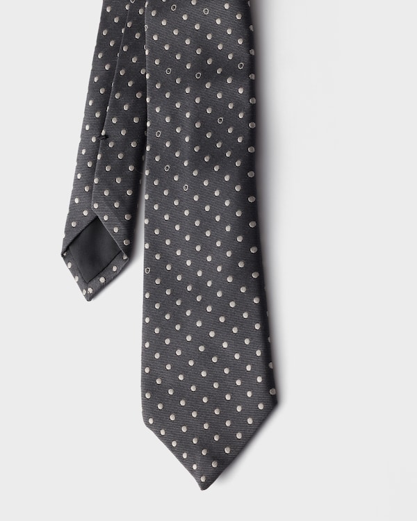 Silk tie