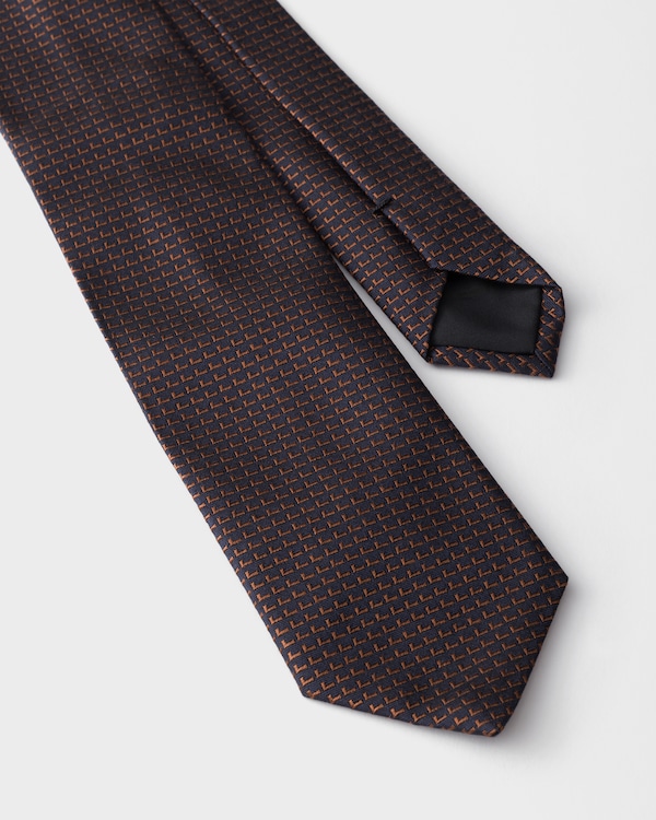 Silk tie