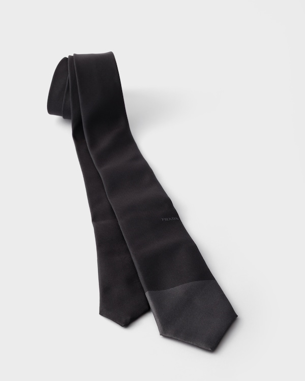 Silk tie