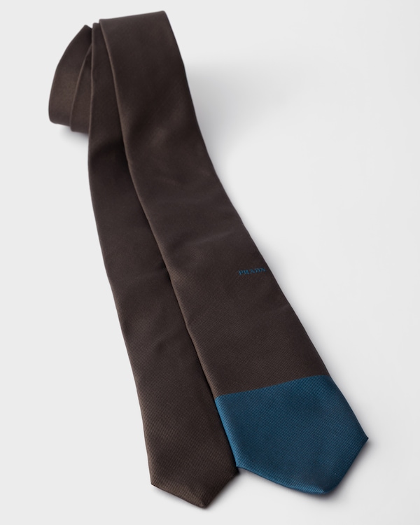 Silk tie