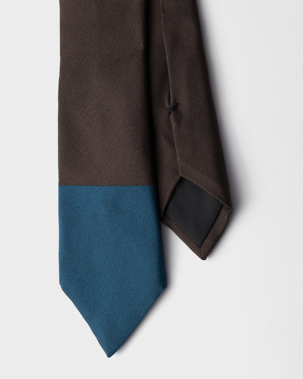 Silk tie
