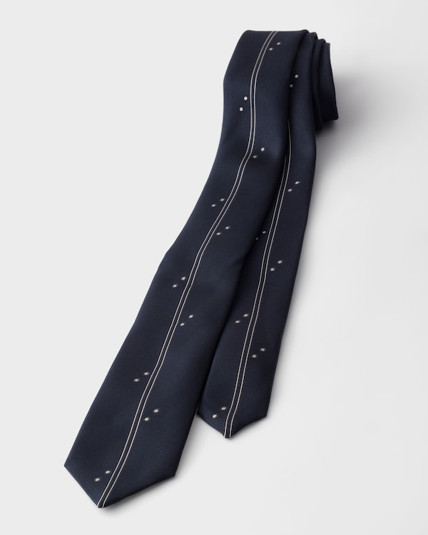 Silk tie
