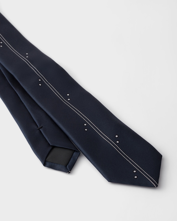 Silk tie