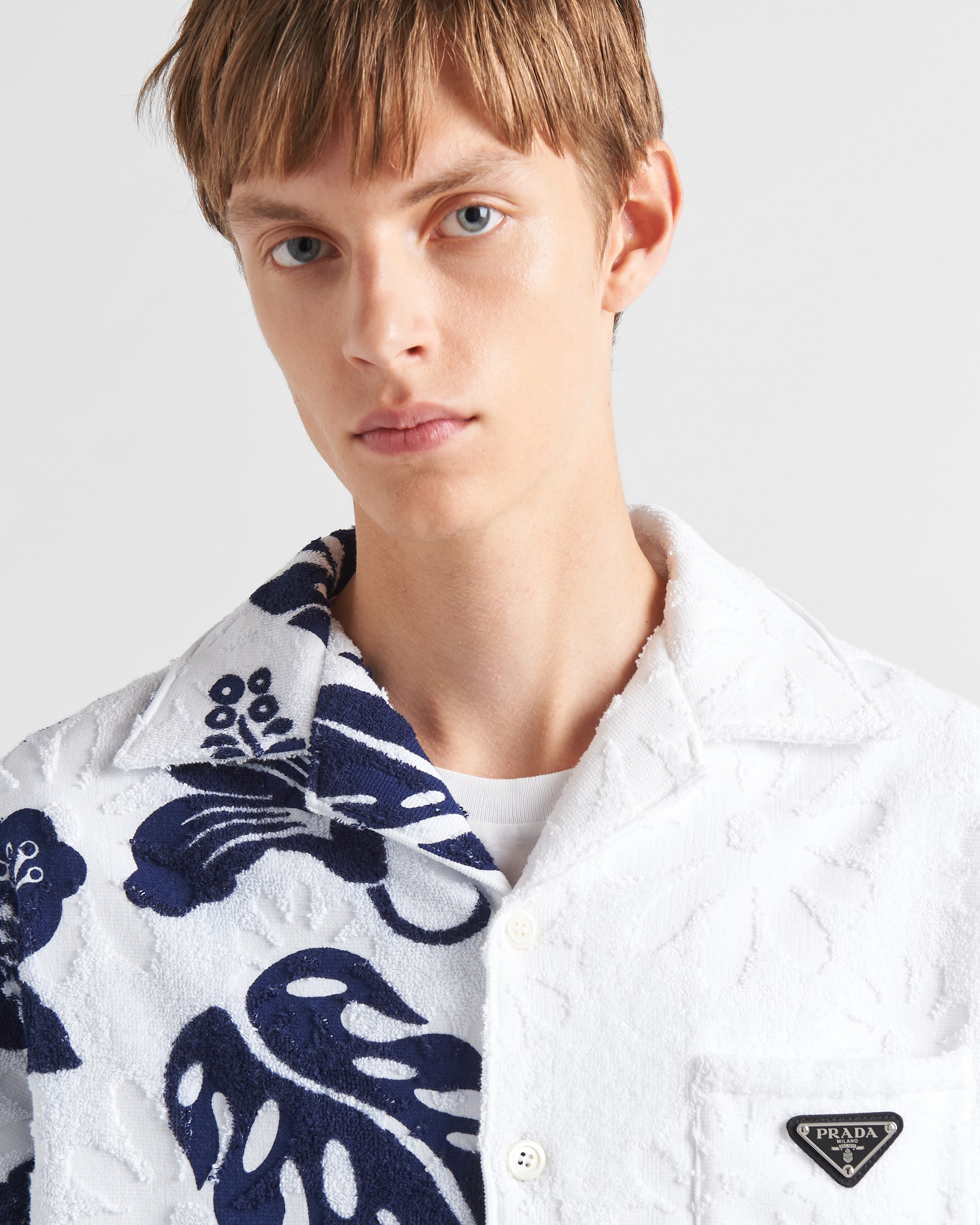 White/Bright Blue Double Match short-sleeved heavy cotton shirt