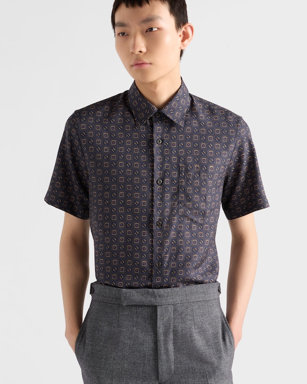 Short-sleeved printed silk shirt - Smoky Gray Short-sleeved printed silk shirt - Smoky Gray