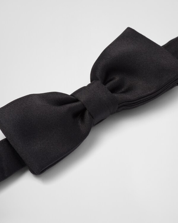 Satin bow-tie Satin bow-tie
