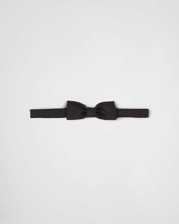 Satin bow-tie Satin bow-tie