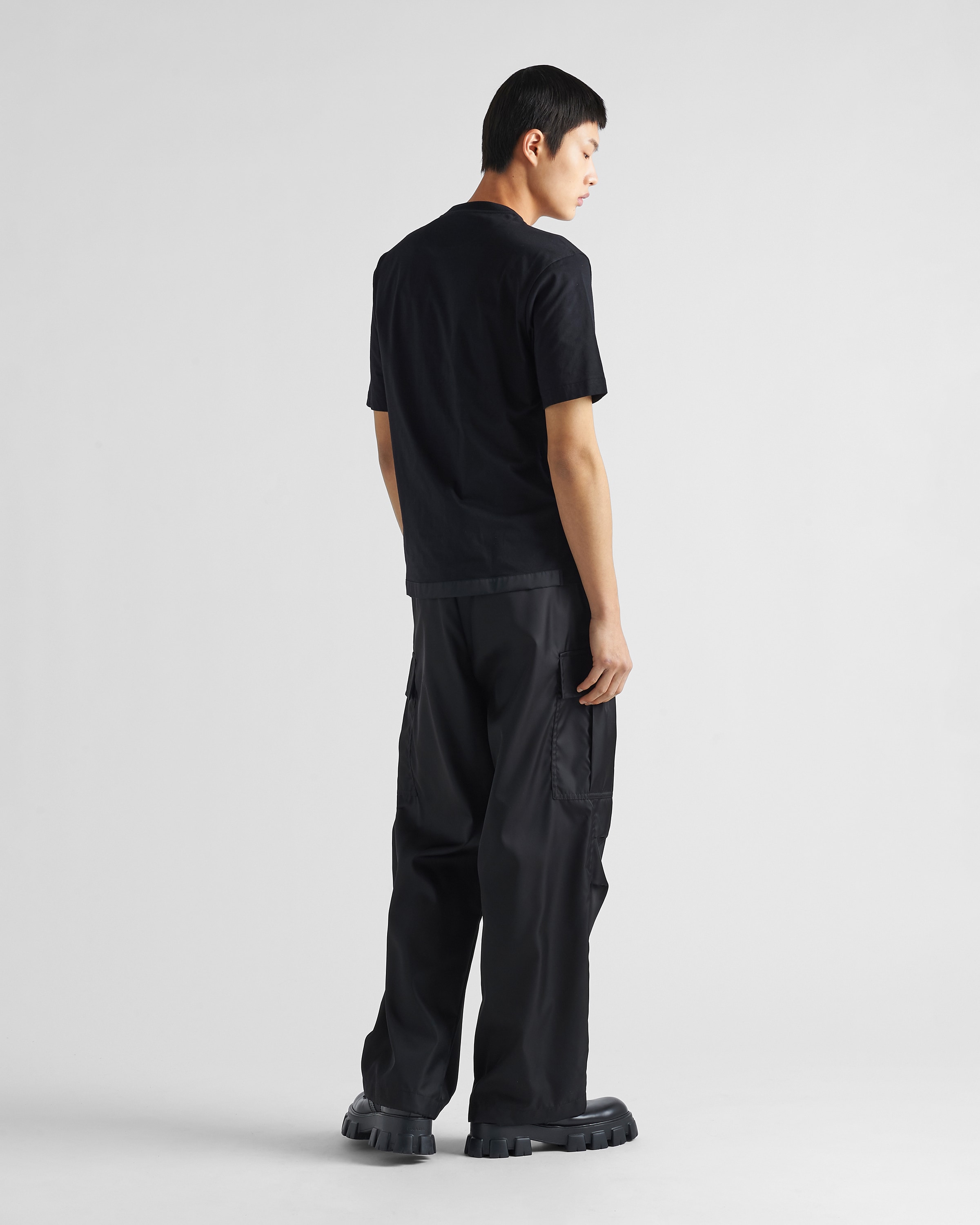 ブラック Re-nylon Xジャージー Tシャツ | PRADA - 日本
