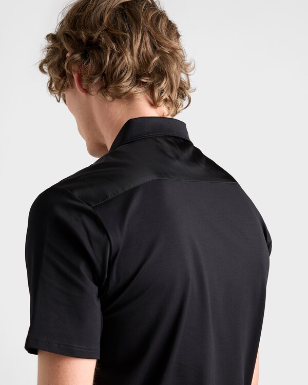 Polo en coton stretch avec détails en Re-Nylon - Noir/Noir Polo en coton stretch avec détails en Re-Nylon - Noir/Noir