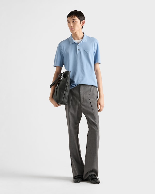 قميص بولو بيكيه بأكمام قصيرة قميص بولو بيكيه بأكمام قصيرة