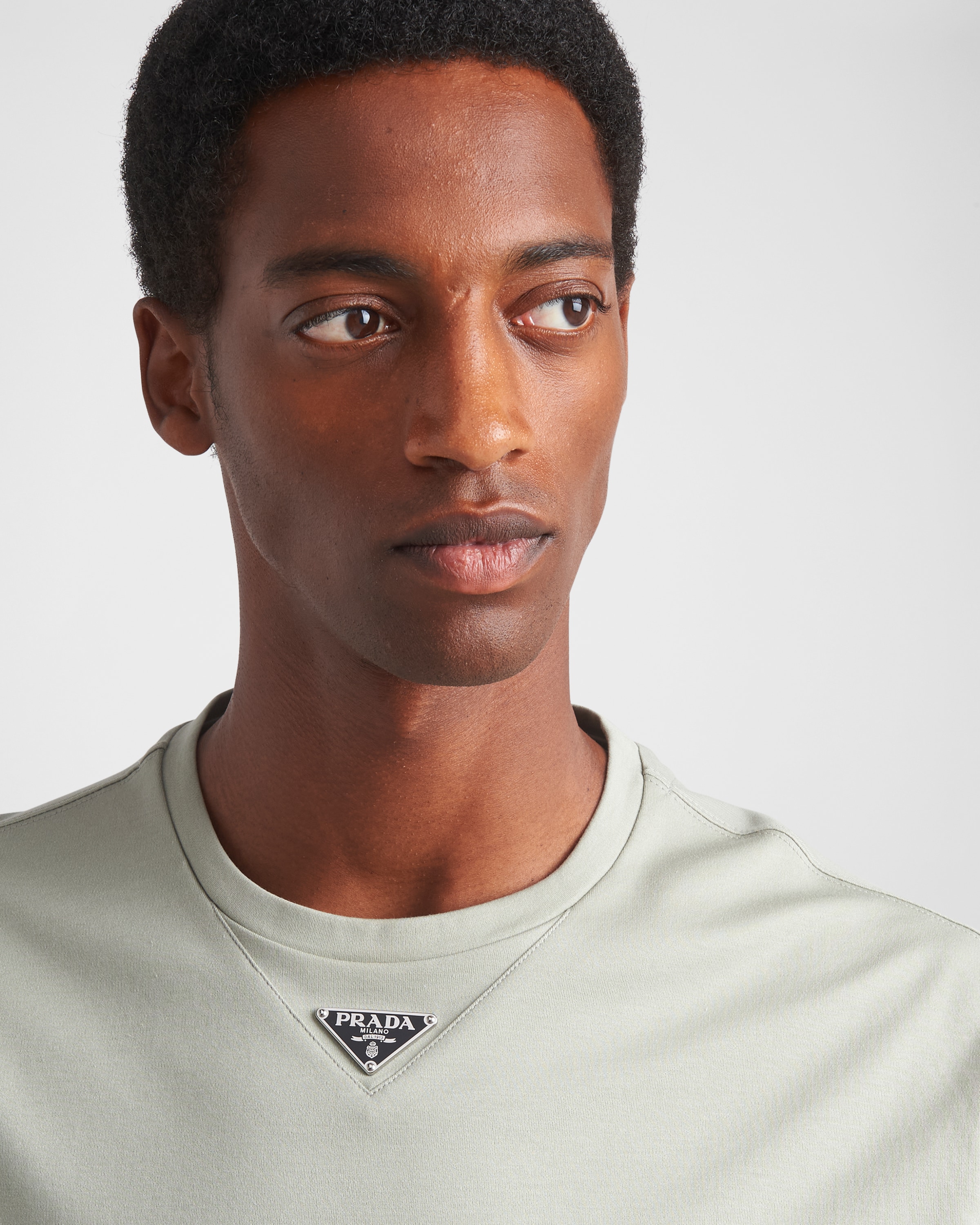 Tシャツ・カットソー PRADA KHAKI LYOCELL BLEND OVERSIZE T-SHIRT Khaki Oversized cotton shirt | PRADA