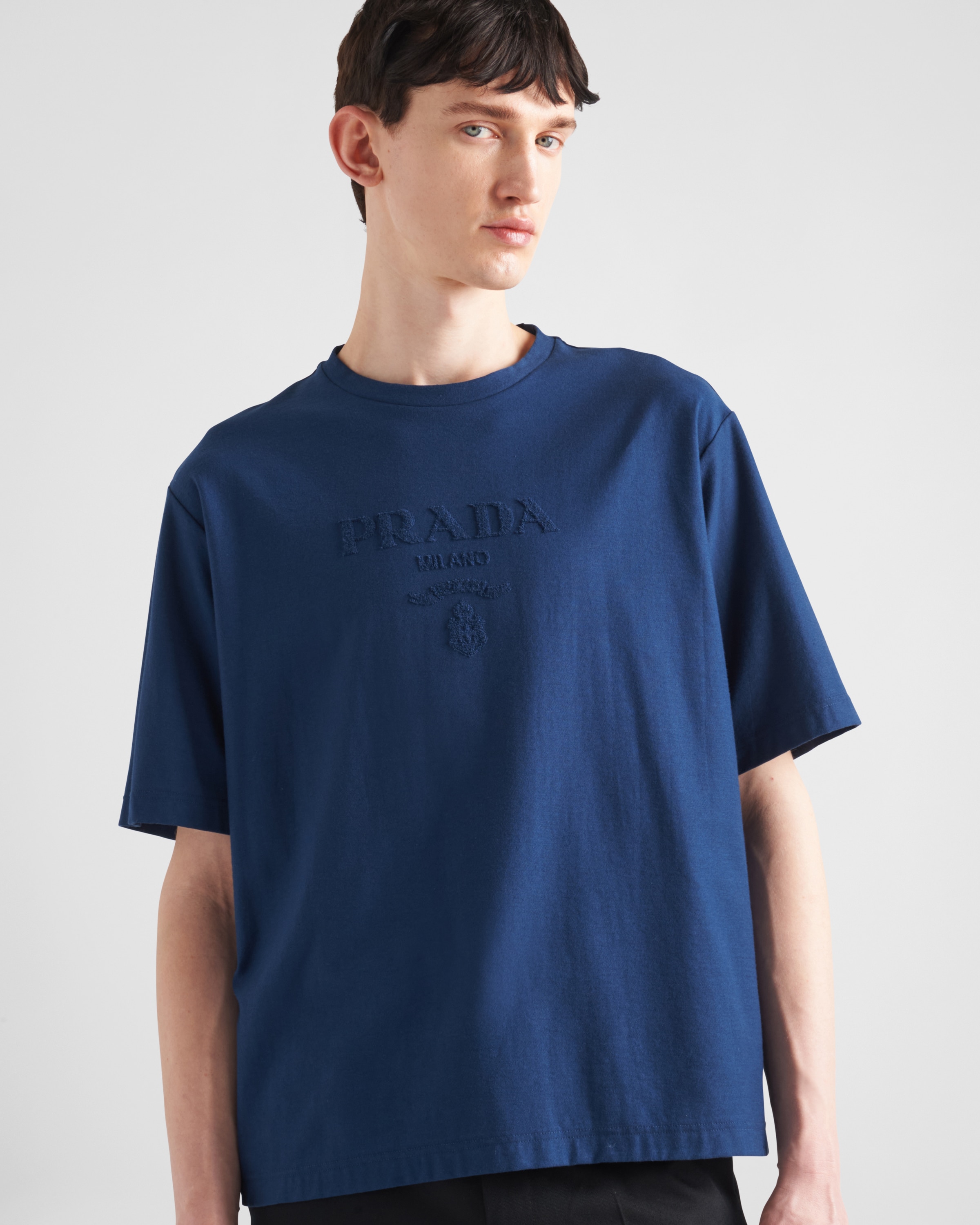 Shop Prada T-shirt Aus Technischer Baumwolle In Navy