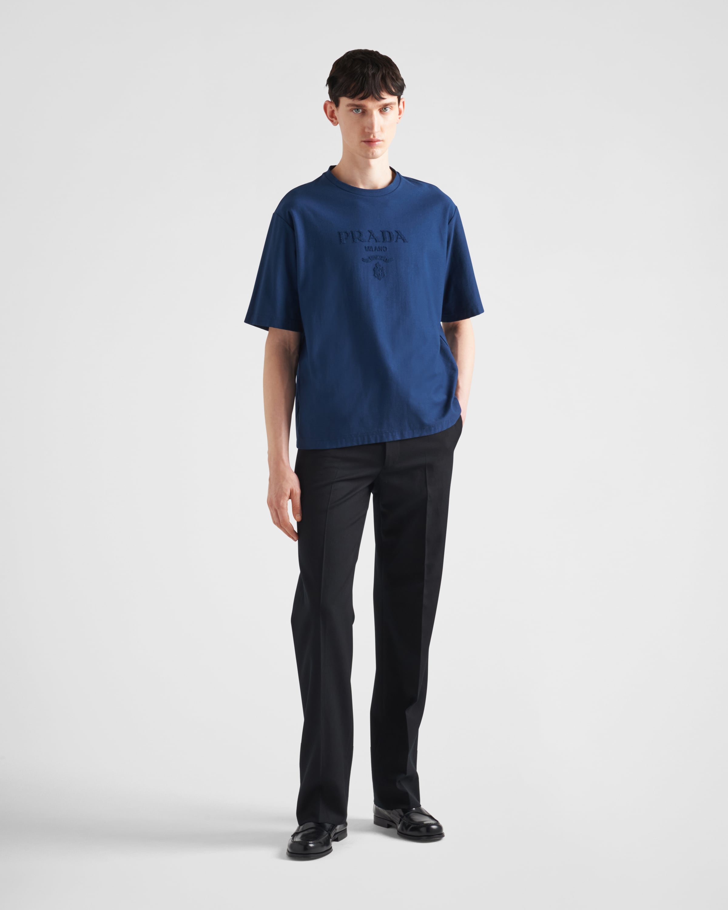 Shop Prada T-shirt Aus Technischer Baumwolle In Navy