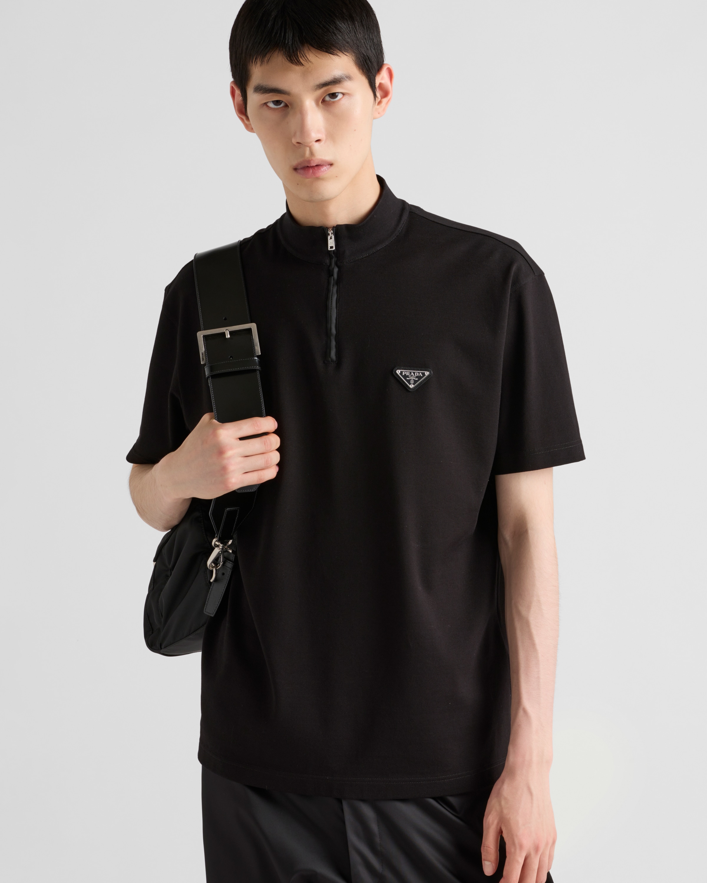 人気ブランドを ブラック 半袖 ピケX Re-nylon モックタートルネック | PRADA トップス