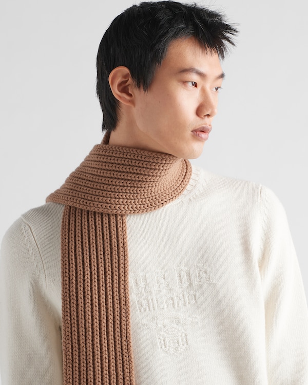 Pull à col rond en laine et cachemire Pull à col rond en laine et cachemire