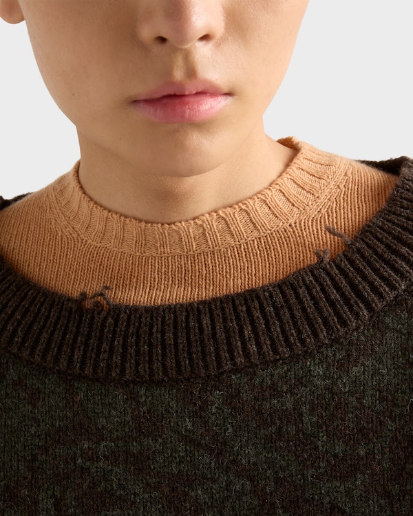 Short-sleeved wool and cashmere sweater Short-sleeved wool and cashmere sweater