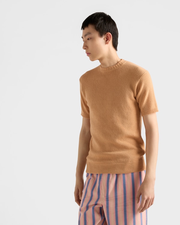 Short-sleeved wool and cashmere sweater Short-sleeved wool and cashmere sweater