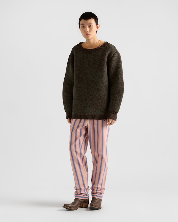 Short-sleeved wool and cashmere sweater Short-sleeved wool and cashmere sweater