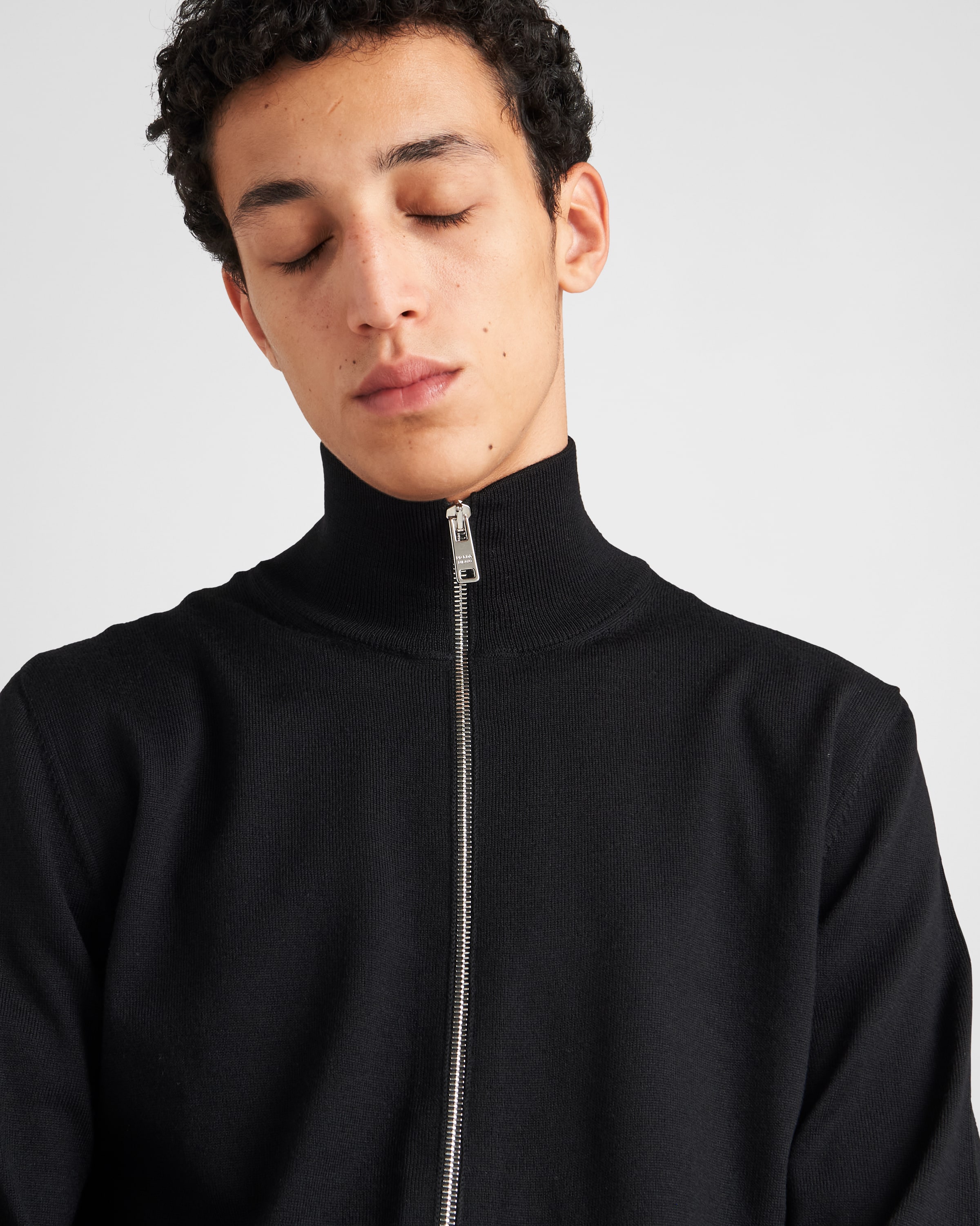 【送料&関税込】Prada Black Stretch Wool Blend Cardigan 3a3d5bdcf849f46f9b53290767c70b