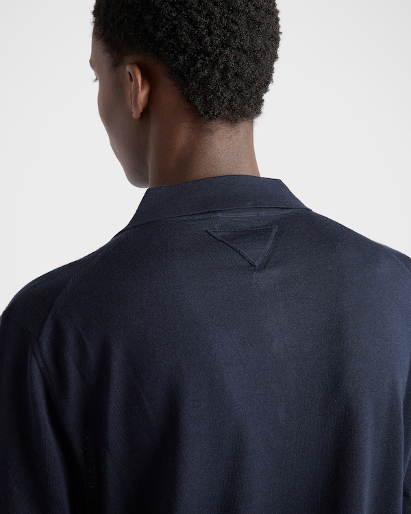 Poloshirt aus Kaschmir und Seide Poloshirt aus Kaschmir und Seide