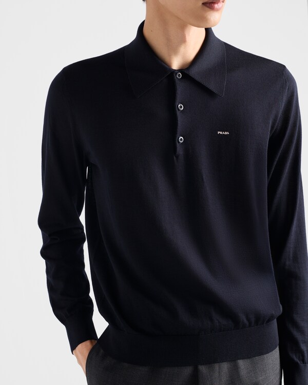 Polo a maniche lunghe in lana pettinata Polo a maniche lunghe in lana pettinata