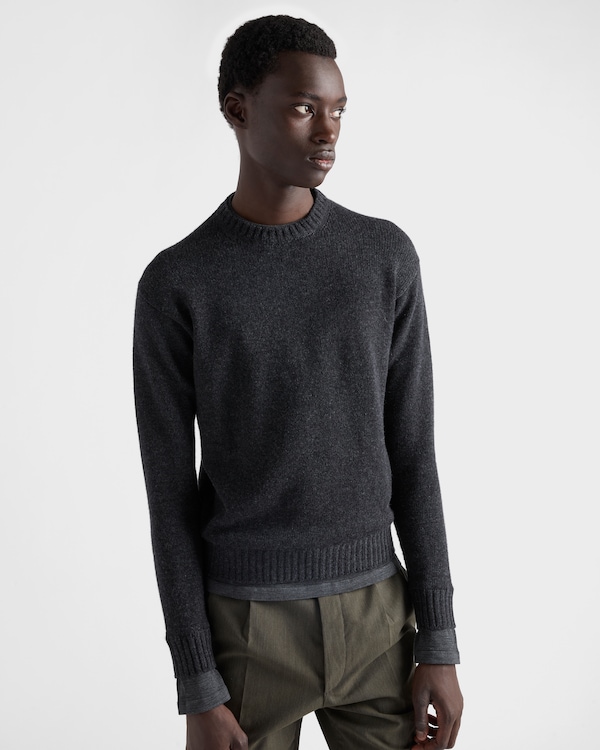 Maglia girocollo in cashmere Maglia girocollo in cashmere