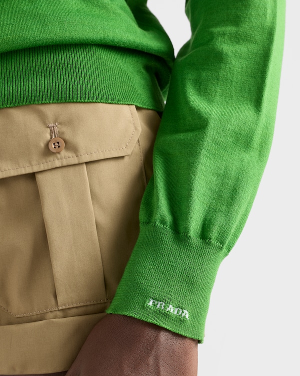 코튼 브이넥 스웨터 - 그린 코튼 브이넥 스웨터 - 그린