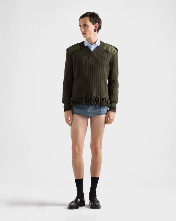 프린지 울 스웨터 - 밀리터리 그린 프린지 울 스웨터 - 밀리터리 그린