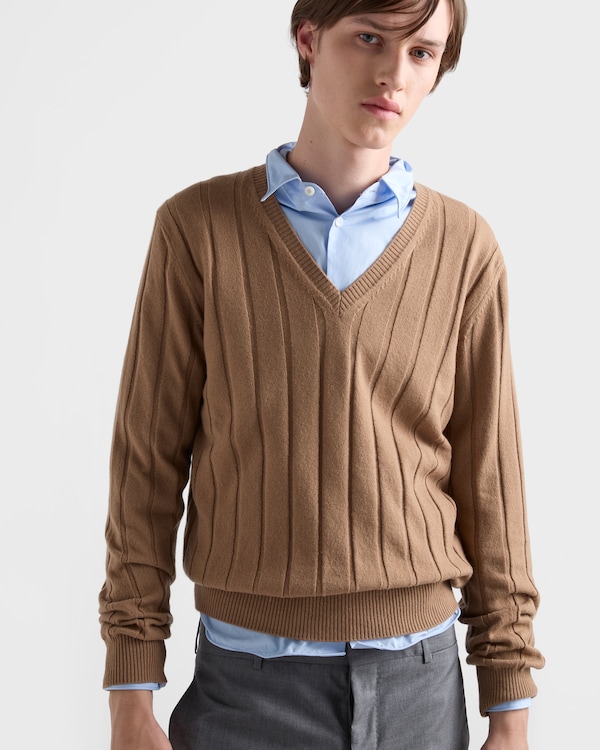 Cashmere V-neck sweater - Camel Brown Cashmere V-neck sweater - Camel Brown