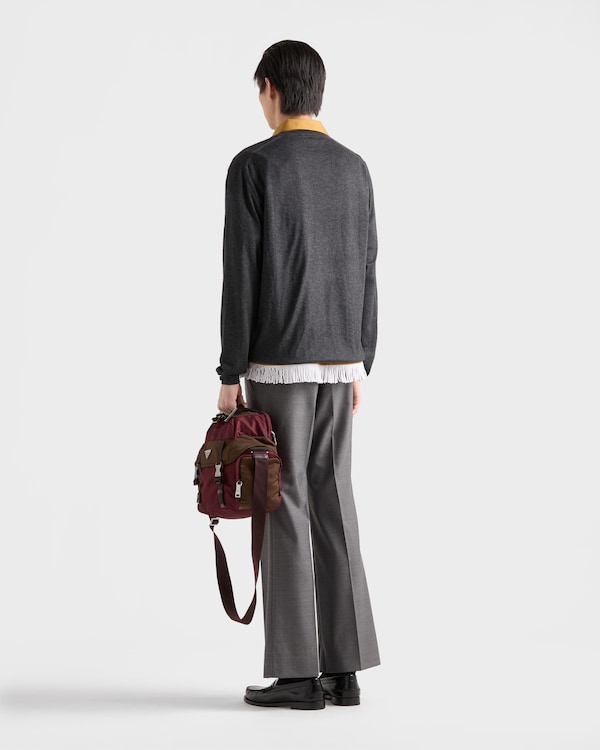 Pullover aus Seide und Kaschmir mit V-Ausschnitt - Anthrazitgrau Pullover aus Seide und Kaschmir mit V-Ausschnitt - Anthrazitgrau