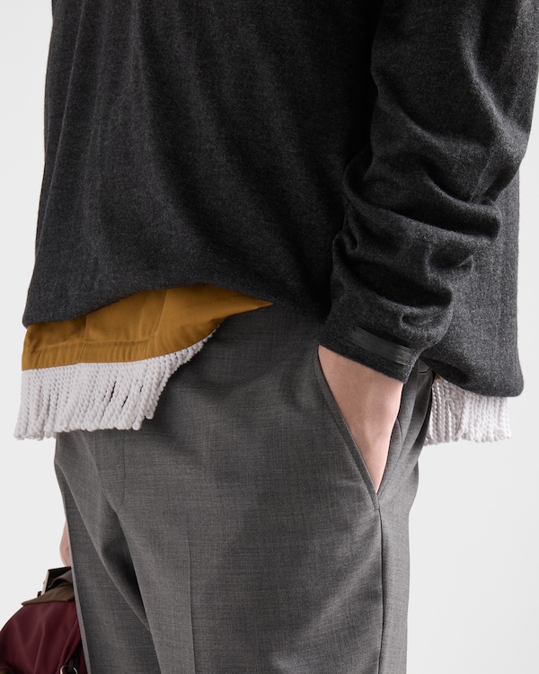 Pullover aus Seide und Kaschmir mit V-Ausschnitt - Anthrazitgrau Pullover aus Seide und Kaschmir mit V-Ausschnitt - Anthrazitgrau