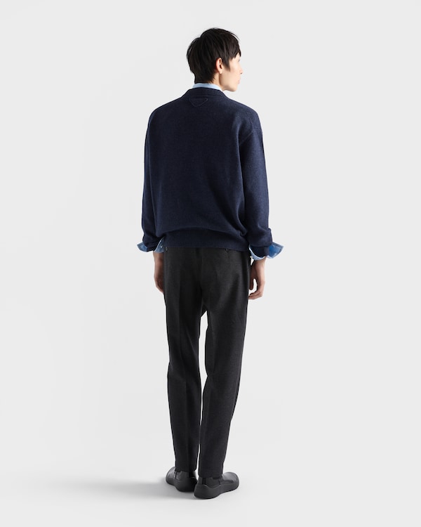 Pull à col V en Re-Cashmere - Bleu Indigo Pull à col V en Re-Cashmere - Bleu Indigo