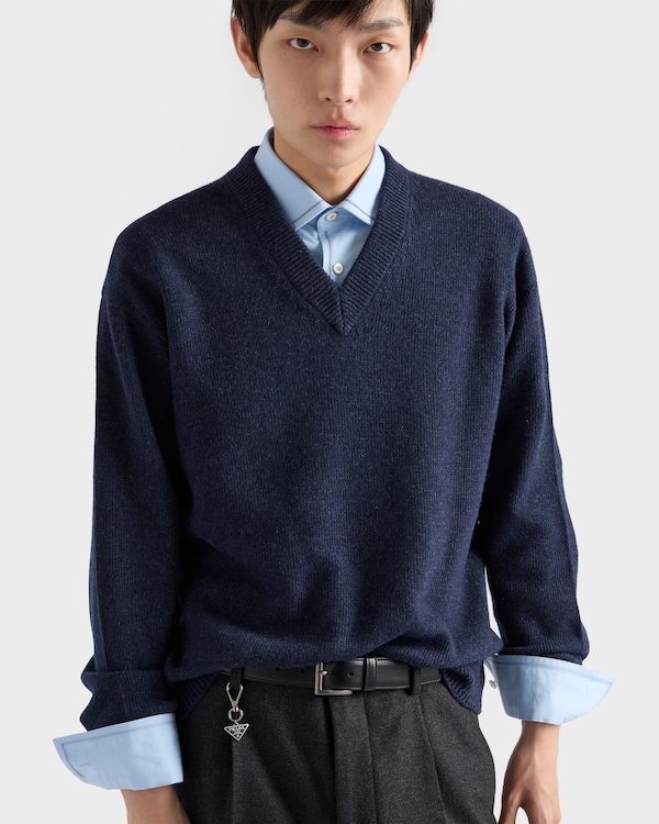 Pull à col V en Re-Cashmere - Bleu Indigo Pull à col V en Re-Cashmere - Bleu Indigo