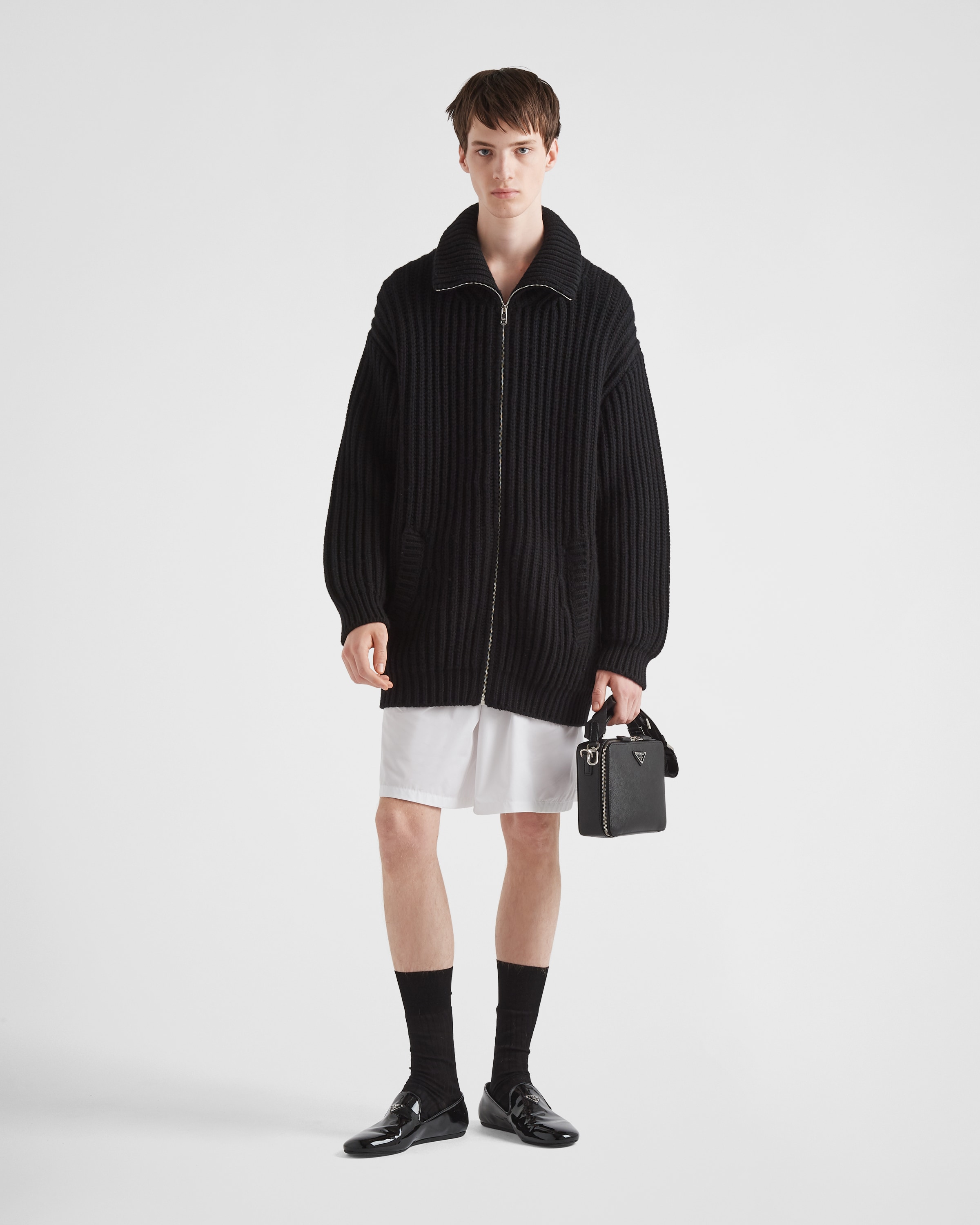 Prada Oversize-strickjacke Aus Kaschmir In Schwarz