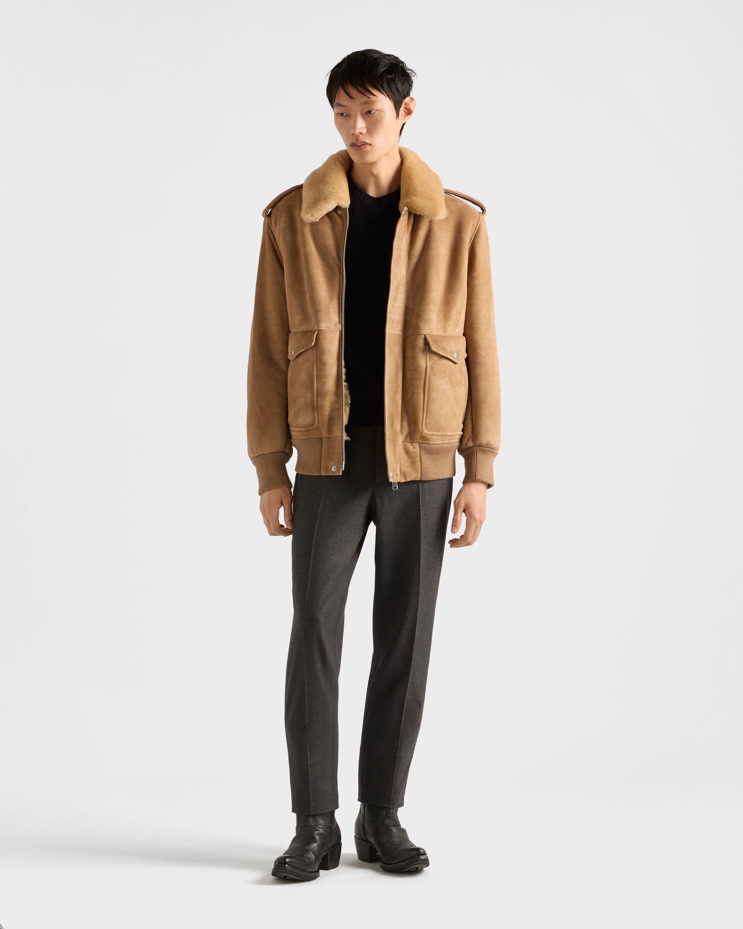 【専用品】23年新作PRADAプラダ　ストレッチスラックス　ブラック Prada（プラダ）メンズ パンツ - FARFETCH